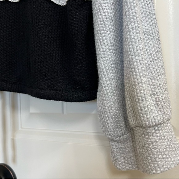 For All Seasons by Paper Crane Girls Cropped Hoodie Top in Gray/Black, Size XL - Picture 3 of 10